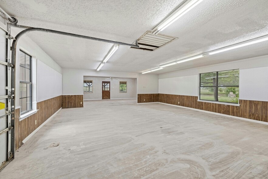 More Photos Of 3220 Farm-To-Market 2086, Temple Distribution For Lease