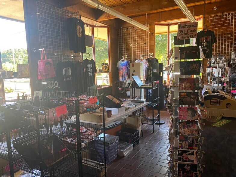 More Photos Of 3855 Elvis Presley Blvd, Memphis Fast Food For Sale