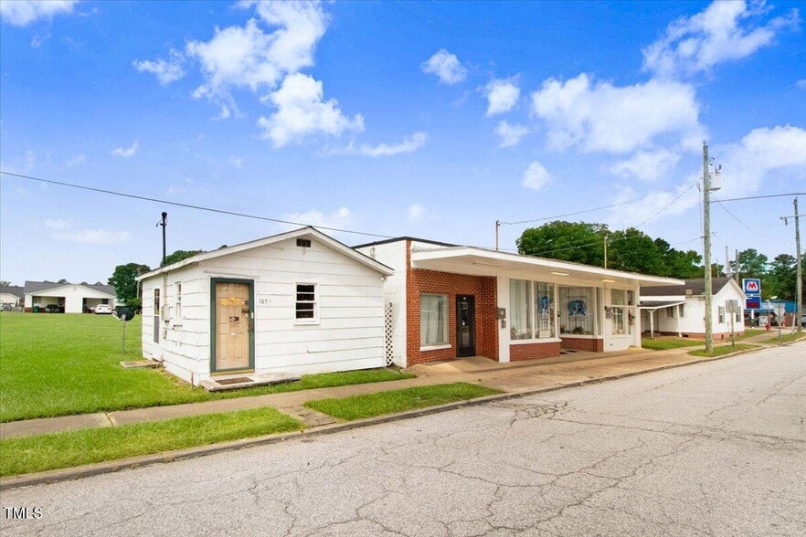 More Photos Of 103 Main St, Micro Specialty For Sale