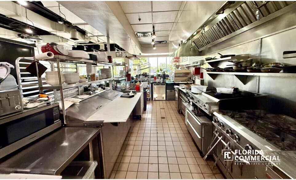 More Photos Of 3980 NW Federal Hwy, Jensen Beach General Retail For Lease
