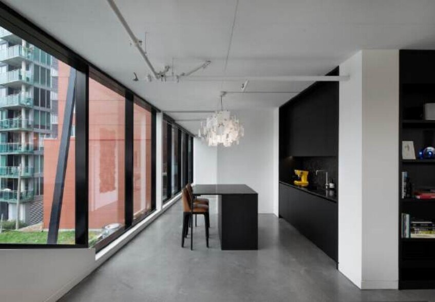 More Photos Of 1195 Rue Wellington, Montréal Office For Sale