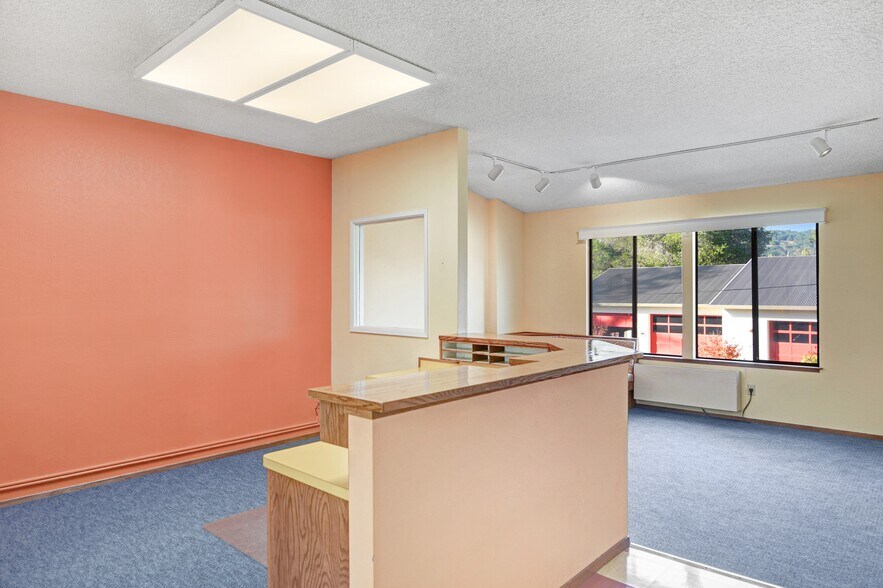 More Photos Of 21 Patten St, Sonoma Office For Sale