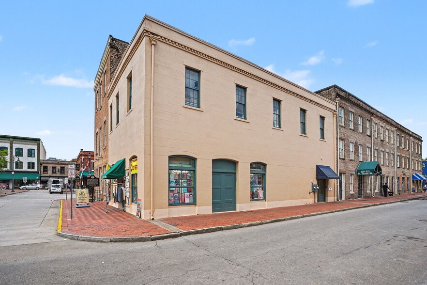 More Photos Of 217 W Bryan St, Savannah Office For Lease