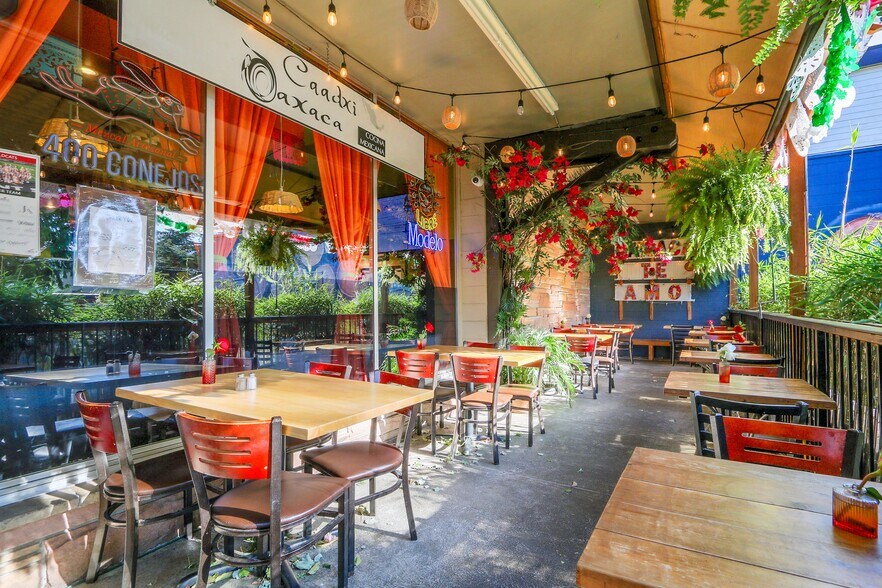 More Photos Of 8030 Railroad Ave SE, Snoqualmie Supermarket For Sale