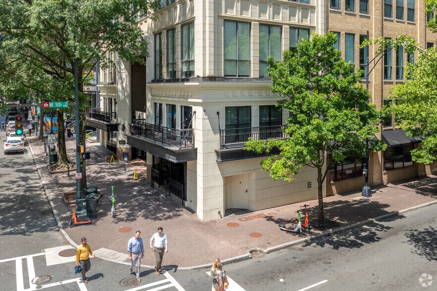 More Photos Of 127 N Tryon St, Charlotte Apartments For Lease