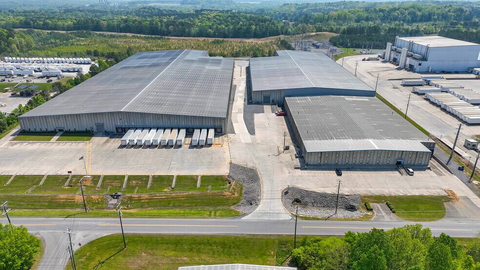 More Photos Of 999 Enterprise Dr, Dalton Distribution For Sale