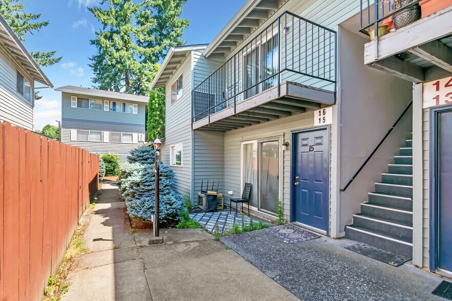 More Photos Of 16001 NE Halsey St, Portland Apartments For Sale