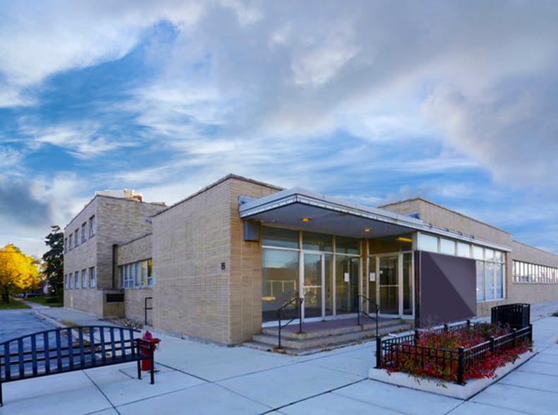 Primary Photo Of 2200 W Roosevelt Rd, Broadview Medical For Sale