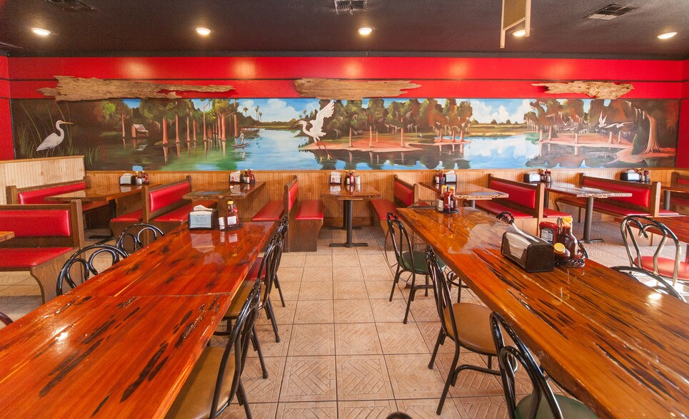 More Photos Of 5740 7th St, Zephyrhills Restaurant For Lease