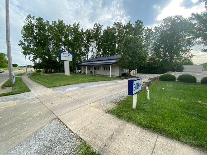 More Photos Of 1265 S Dorset Rd, Troy Freestanding For Sale