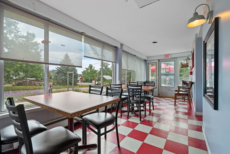 More Photos Of 3879 Rebstock Rd, Fort Erie Storefront Retail Residential For Sale