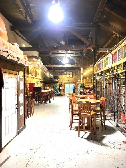 More Photos Of 2135 Columbus Rd, Cleveland Bar For Sale