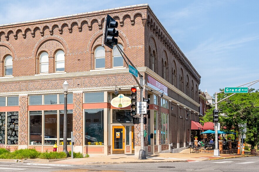 More Photos Of 3101-3111 S Grand Ave, Saint Louis Office For Lease