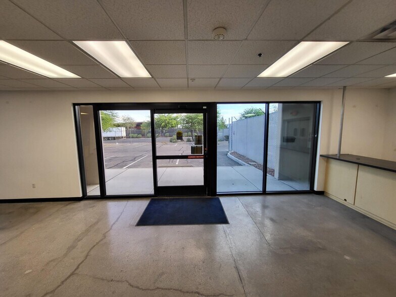 More Photos Of 3326 Ponderosa Way, Las Vegas Warehouse For Lease
