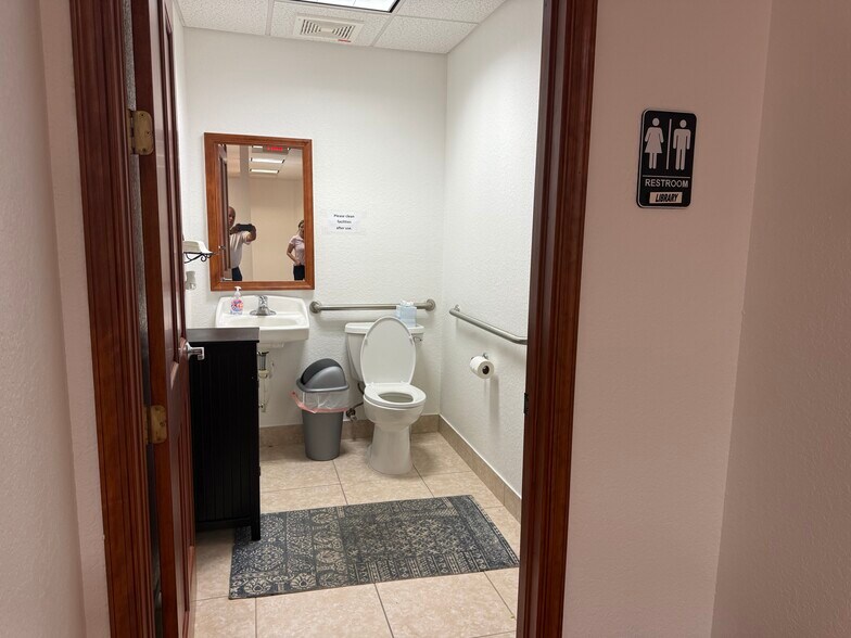 More Photos Of 5401 N University Dr, Coral Springs Medical For Sale