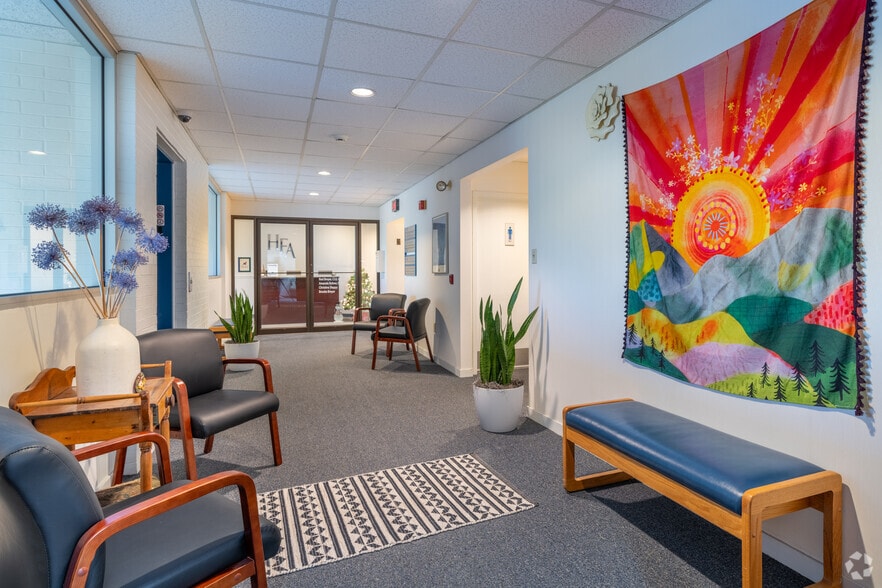 More Photos Of 560 Van Reed Rd, Wyomissing Medical For Lease