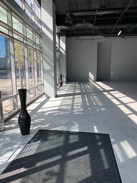 More Photos Of 901 W Olympic Blvd, Los Angeles Hospitality For Sale