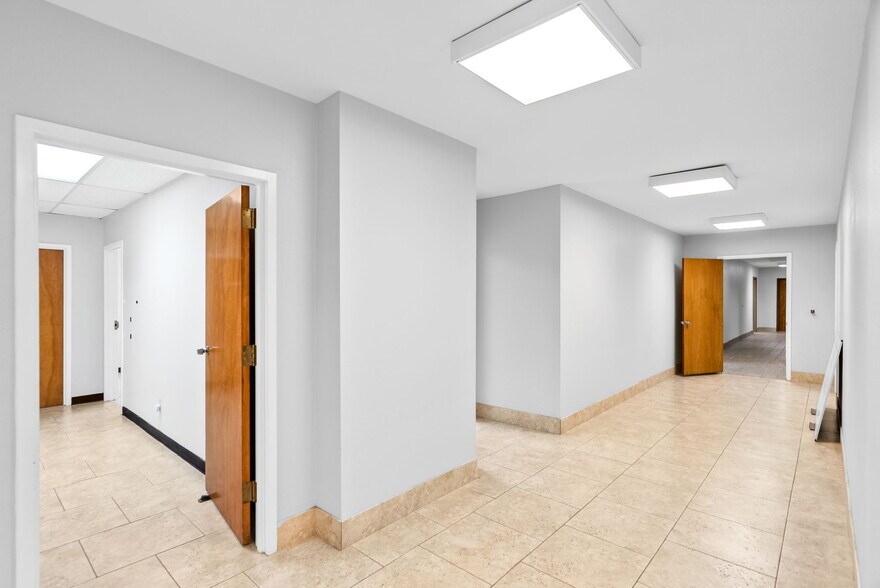 More Photos Of 9502 Computer Dr, San Antonio Medical For Sale