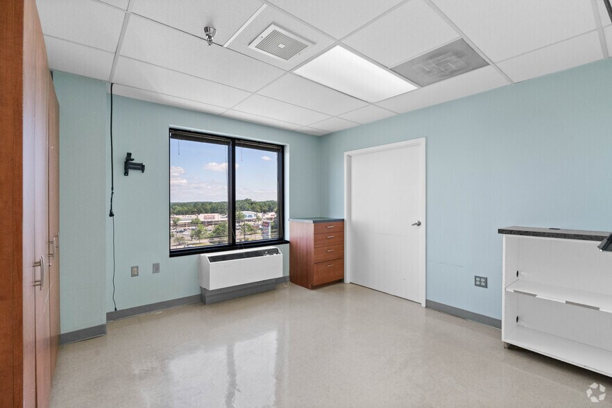 More Photos Of 6196 Oxon Hill Rd, Oxon Hill Medical For Lease