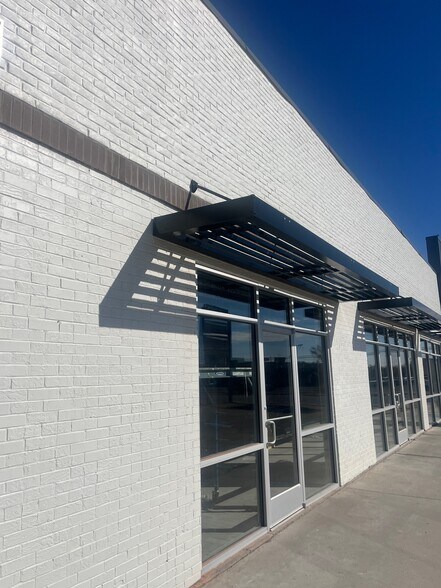 More Photos Of 9477 Dyer St, El Paso Unknown For Lease