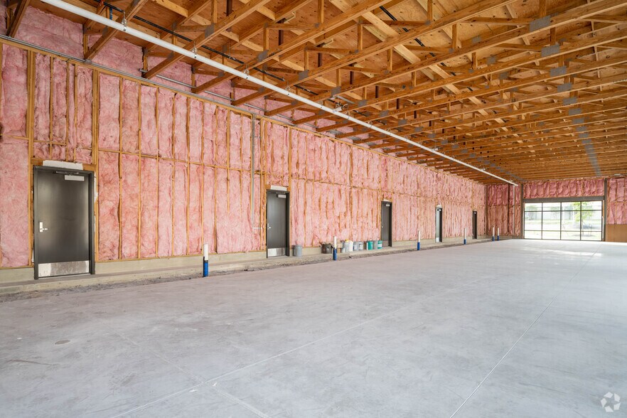 More Photos Of 2609 S Interstate 35, San Marcos Storefront Retail Office For Lease