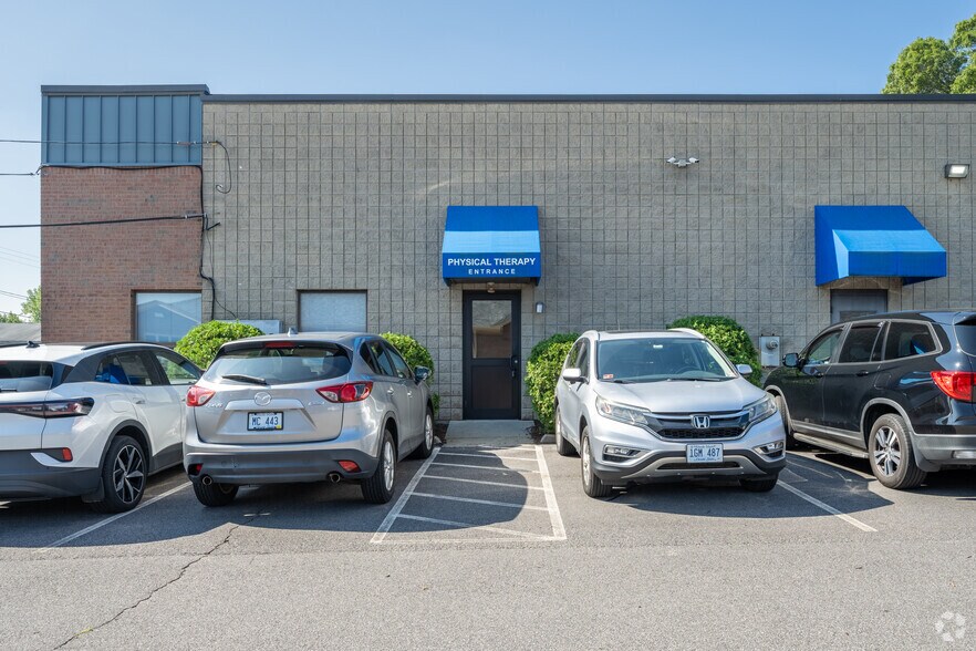 More Photos Of 30 Benefit St, Warwick Medical For Lease