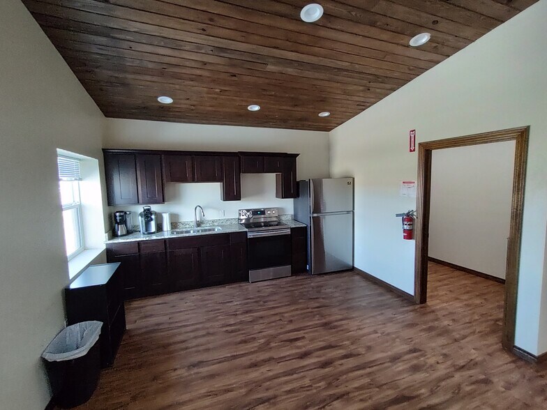 More Photos Of 1808 Coyote Ct, Carlsbad Warehouse For Sale