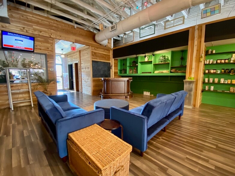 More Photos Of 221 W Hickory St, Denton Storefront For Lease