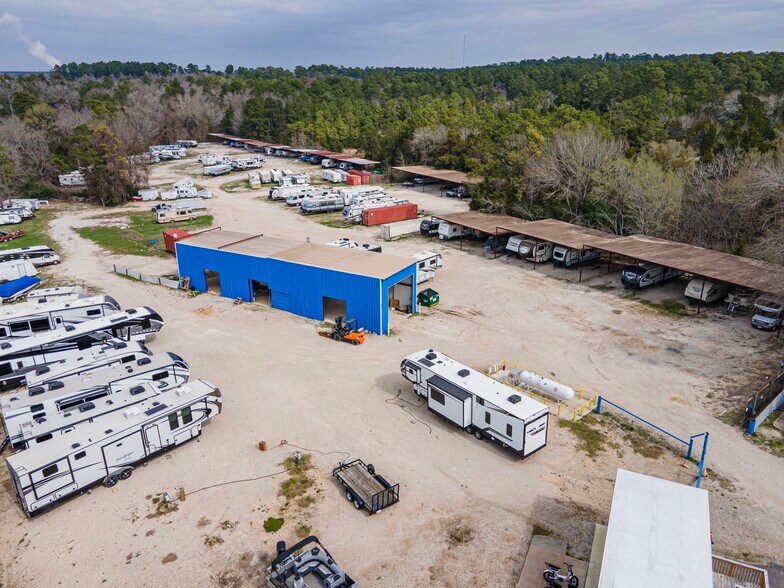 More Photos Of 11400 Thousand Trl, Willis Trailer Camper Park For Sale