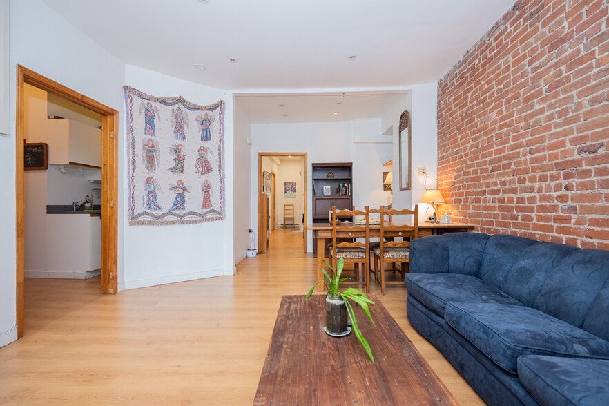 More Photos Of 4320-4324 St Saint-Denis, Montréal Multifamily For Sale