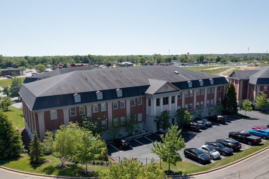 More Photos Of 2400 Chamber Center Dr, Fort Mitchell Office For Lease