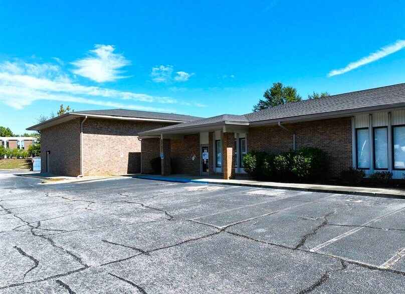 More Photos Of 454 Berryhill Rd, Columbia Medical For Sale