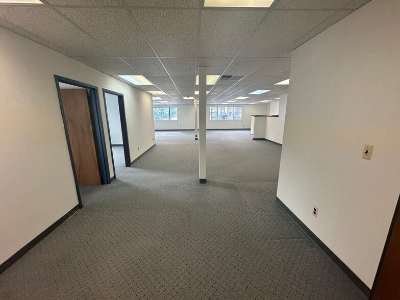 More Photos Of 886 Belmont Ave, North Haledon Storefront Retail Office For Lease