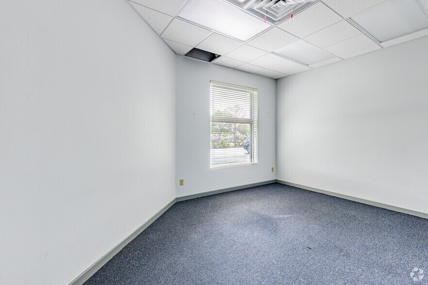More Photos Of 85 SW 52nd Ave, Ocala Office For Sale