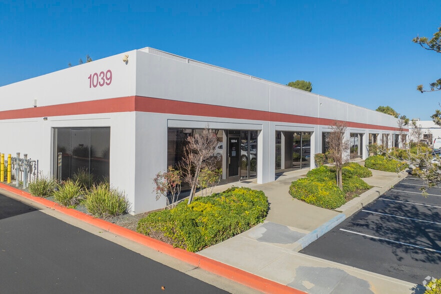 Primary Photo Of 1039 Serpentine Ln, Pleasanton Light Distribution For Lease