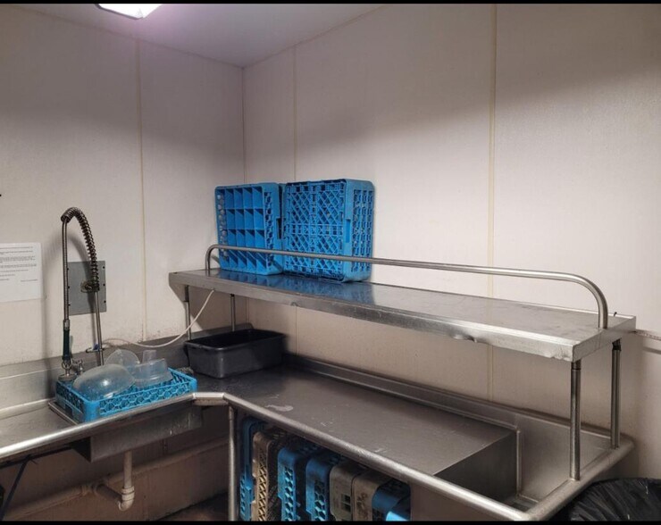 More Photos Of 1703 Oak St, Canton General Retail For Sale