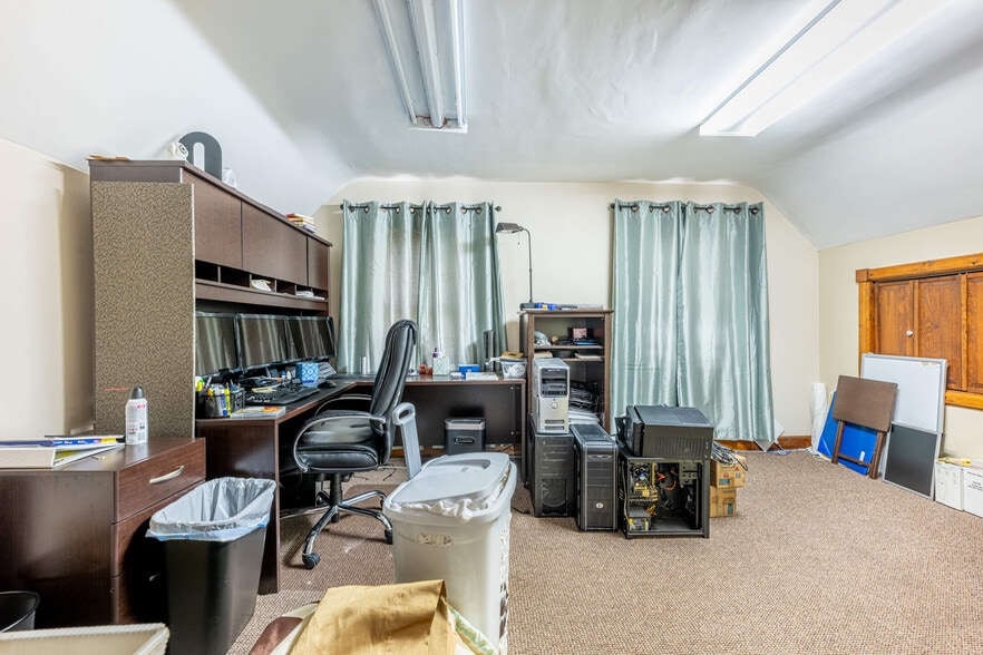 More Photos Of 3299 Kemp Rd, Dayton Office For Sale