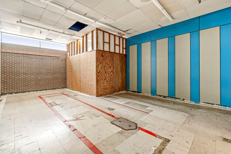More Photos Of 1519 IN-37, Elwood Storefront Retail Office For Lease