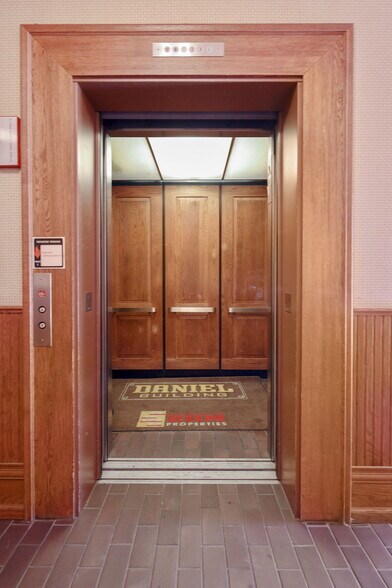 More Photos Of 11 N 7th Ave N, Saint Cloud Office For Sale