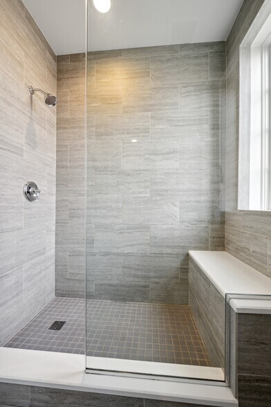 More Photos Of 1428 N Cleveland Ave, Chicago Hospitality For Sale