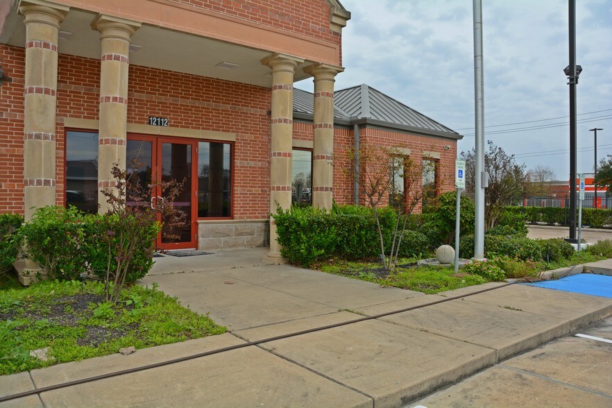 More Photos Of 12112 Bellaire Blvd, Houston Medical For Lease
