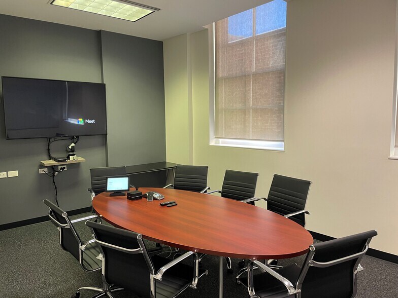 More Photos Of 643 Magazine St, New Orleans Office For Sale