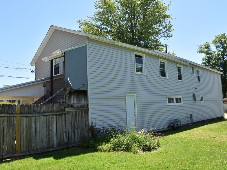 More Photos Of 130 E Spruce St, Titusville Apartments For Sale