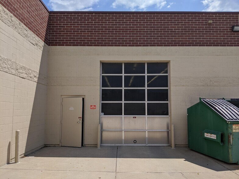 More Photos Of 8061 S Broadway St, Littleton Auto Repair For Lease