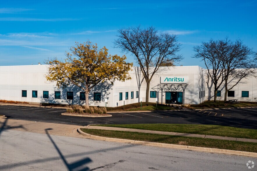 Primary Photo Of 901-951 Cambridge Dr, Elk Grove Village Warehouse For Lease