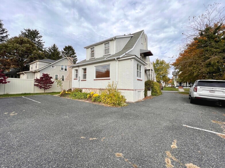 More Photos Of 403 W Pennsylvania Ave, Towson Office Residential For Sale