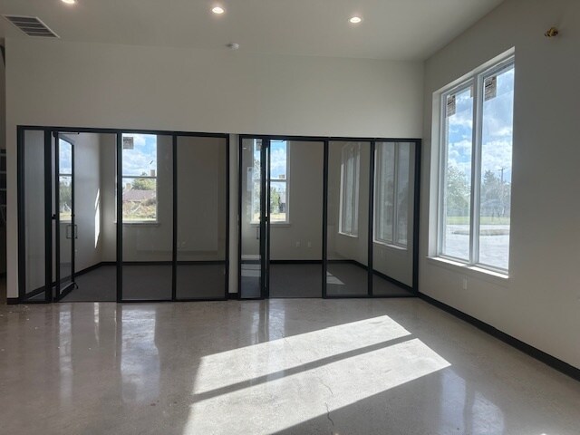 More Photos Of 1010 S Santa Fe Ave, Moore Office For Lease