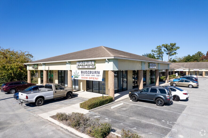 More Photos Of 1871 Wells Rd, Jacksonville Unknown For Lease