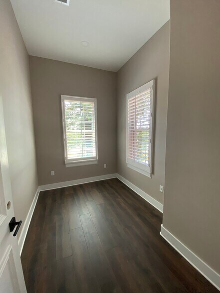 More Photos Of 144 Old Town Blvd N, Argyle Office For Lease