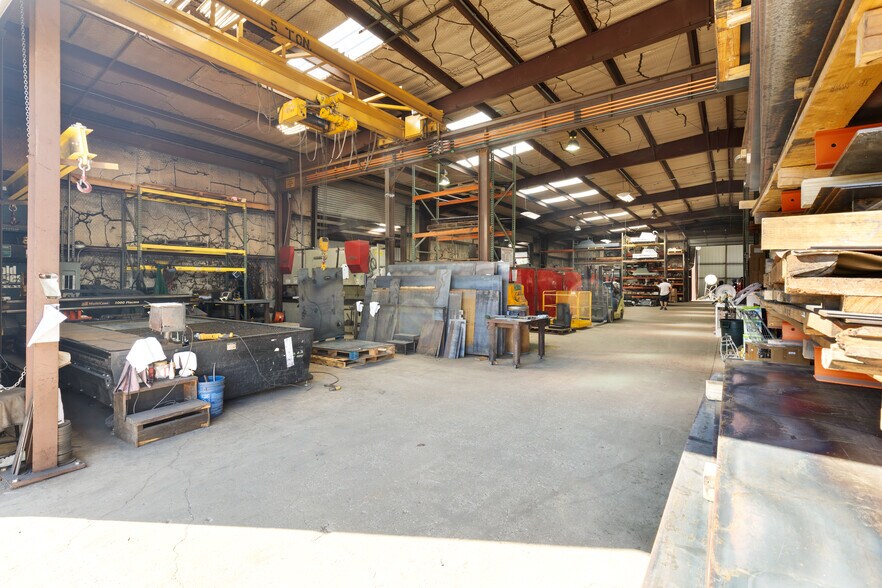 More Photos Of 4931 Grisham Dr, Rowlett Warehouse For Lease